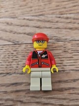 LEGO City Minifigure Red Jacket + Hat - $56.66 MXN