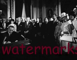 LBJ SIGNING VOTING RIGHTS ACT OF 1965 DR MARTIN LUTHER KING OBSERVING 8X... - $8.70