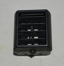 84-89 Corvette Center Dash Outlet A/C AC Vent Grille 05263 - $20.00