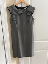 Women&#39;s Dress Gray with Bow Tie Collar Brand: Sandra Darren Size 8 Sleev... - $47.99