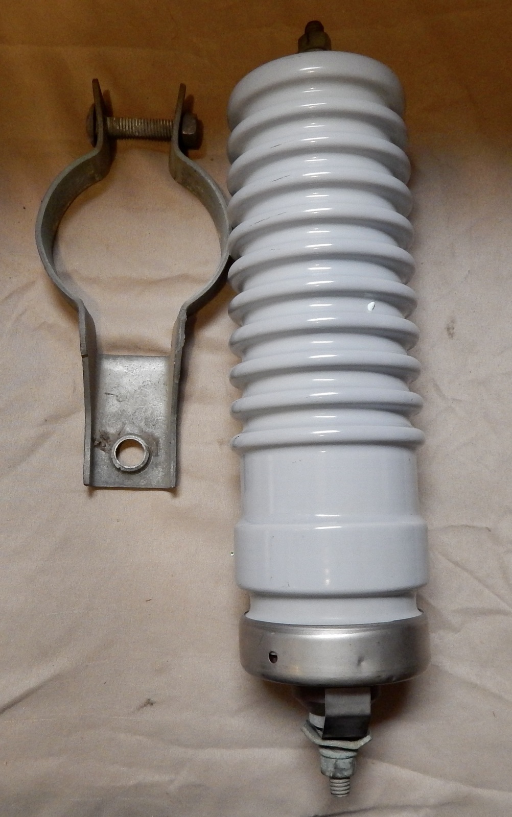 Electric Surge Arrestor Suppressor 294022 Kearney 9V 780 UNIGA Used & Clamp 243F - $28.99