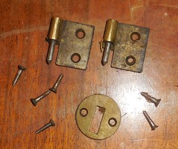 Vintage New Home Vibrating Shuttle Head Hinges &amp; Latch Strike Cover w/Sc... - $15.00