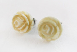 Pretty Vintage Carved Floral Flower 10mm Pierced Stud Earrings - £11.67 GBP