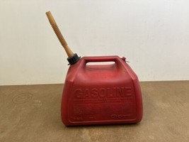 5 Gallon Gas Can w Spout GOTT Rubbermaid red Pre Ban Vented vintage old ... - £31.41 GBP