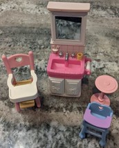 Fisher Price Loving Family Lot Of 4 Vintage Furniture Accessories - $19.95