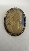 Vintage Gold Tone Blue Cream Oval Cameo Fashion 1.66 Inch Brooch - £23.35 GBP