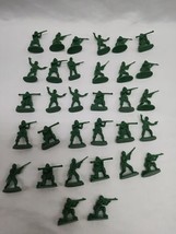 Lot Of (32) Tin Tee Green Army Men Soldier Toys 1/2-1&quot; - £17.21 GBP