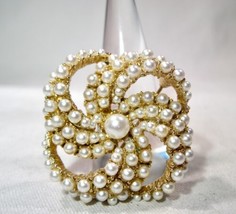 Vintage Signed ART Gold Tone Faux Pearl Brooch Pin K244 - £38.03 GBP
