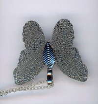 Moda Handmade Gris Coloreadas Mariposa Colgante Con Collar - £21.46 GBP