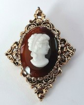 Cameo Brooch Pin Faux Shell in Gold Tone Setting Vintage 1960s - £14.38 GBP