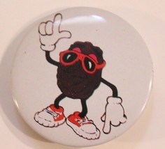 Vintage California Raisin Pointing with Sun Glasses Pinback Button 1980s - £3.88 GBP