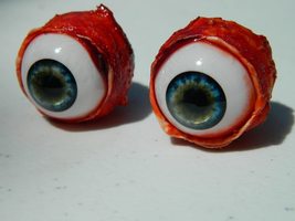 Dead Head Props Pair of Realistic Life Size Bloody Ripped Out Eyeballs P... - $24.99