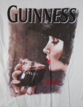Women&#39;s Guinness Beer Sz Med US 8 Fitted White T-Shirt Lady Drinking - $15.83