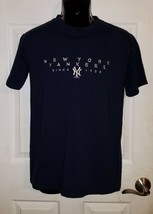 Mens Majestic NY Yankees Navy Blue Embroidered Lettering T-Shirt   Size: Small - £7.62 GBP