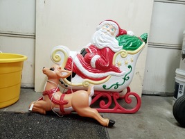 Lighted Vintage Blow Mold Santa in RED Sleigh with one reindeer.q - £360.82 GBP