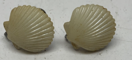 Vintage Seashell Clip On Earrings Estate Fashion Jewelry Find Beach Ocea... - $9.89