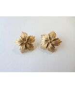 Signed Trifari Starburst Floral Earrings, Vintage Mid-Century Clip On - $28.70
