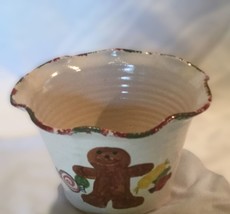 Nichols Pottery Bowl Gingerbread Man Holly Ruffled Edge 2000 NC Signed - £9.23 GBP