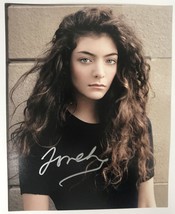 Lorde Signed Autographed Glossy 8x10 Photo #2 - £79.74 GBP