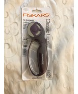  Fiskars Classic (45mm) Comfort Loop Rotary Cutter, 1, Steel and Purple - £16.64 GBP