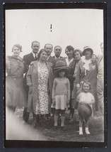 YY5592 France 1930, Limours, Group portrait, Photo, Vintage photo - $16.27
