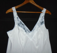 Maidenform White Nightgown Vintage 1970s-1980s Wise Buys Size 38 Lace Ac... - $19.80