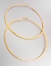 CHIC Lightweight Urban Anthropologie Mat Gold 1 3/4&quot; Round Flat Hoop Earrings - £10.44 GBP