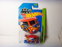 2013 HOT WHEELS  HW WORSHOP  VOLKSWAGEN KOOL KOMBI 201/250 - $12.82