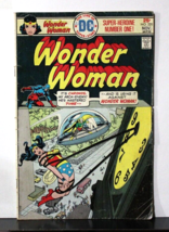 Wonder Woman #220 ORIGINAL Vintage 1975 DC Comics - $19.75