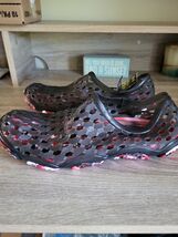 Athletic Works Men&#39;s Beach Water Shower Garden Slip-On Shoes Size 9/10 - $26.48 CAD