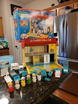 VTG Fisher Price Little People Childrens Hospital 931 Near Complete Set ... - $149.95