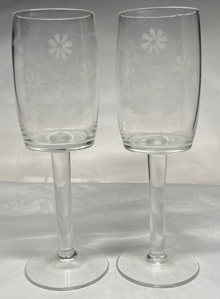 Primary image for 2 Vintage Etched Stemmed Glasses Daisy & Leaves Wine Sherry Cordial Glasses