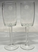 2 Vintage Etched Stemmed Glasses Daisy &amp; Leaves Wine Sherry Cordial Glasses - £11.59 GBP