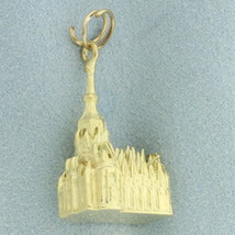 Italian Made Cathedral Pendant or Charm in 18k Yellow Gold - £596.95 GBP