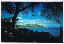 Postcard Famed Diamond Head Background Of Waikiki Honolulu Hawaii - £2.32 GBP