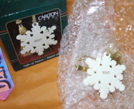 Carlton Cards Heirloom Treasures Gifts Of Nature Snowflake Christmas Orn... - $17.81