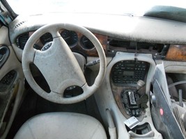 Driver Left Front Door Glass Fits 98-03 XJ8 369459 - $73.26