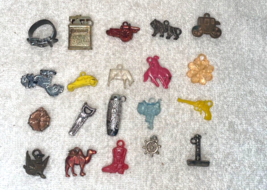 Vintage Lot 20 CRACKER JACK Plastic Gumball Machine Charms Prizes - $14.85