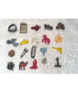 Vintage Lot 20 CRACKER JACK Plastic Gumball Machine Charms Prizes - $20.35 CAD