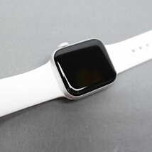 Apple Watch Series 4 40mm Silver Aluminum Case White Sport Band (MU642LL/A) image 6