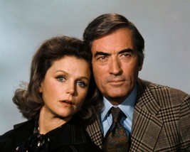 The Omen 1976 Gregory Peck &amp; Lee Remick Ambassador Thorn &amp; Katherine 24x30 poste - $29.99