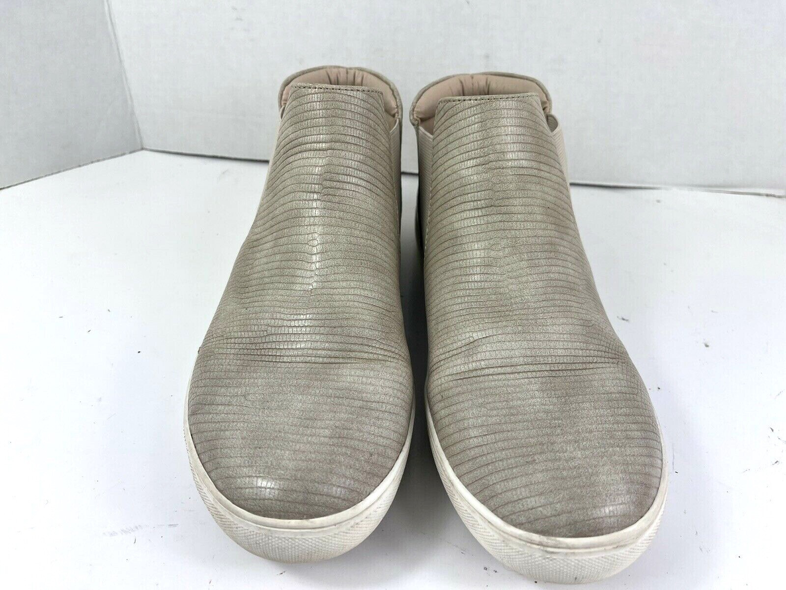Coconut by Matisse Boots Women 9M Harlan Shoes Grey Snake Embossed Slipon Bootie Item image 4