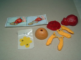 Kinder - K02 76 Bear with honey + paper + sticker - Surprise egg - $28.55 MXN
