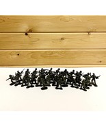 Army Military Guys Action Figure Toys Lot of 38 Classic Green Soldiers V... - $28.36 CAD