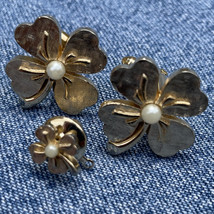 Swank Four Leaf Clover Cufflings &amp; Tie Tack with Tiny Faux Pearl - £22.86 GBP