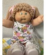 Vintage Cabbage Patch Kid Girl Wheat Poodle Hair Green Eyes Head Mold #5... - $5,006.83 MXN