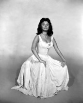 Sophia Loren studio portrait 16x20 Canvas Giclee - £55.46 GBP