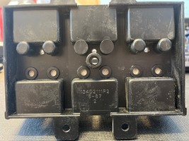 Power Distribution Block 134D2111P2 6-87 2 12 Port 600V - $1,120.85 MXN