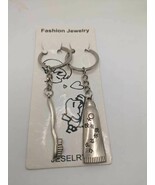 Pair Of Toothbrush &amp; Toothpaste Keychain - $285.59 MXN