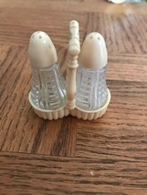 Antique Salt And Pepper Shakers-VERY RARE VINTAGE COLLECTIBLE-SHIPS N 24... - $2,372.65 MXN